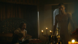 extant_GameOfThrones_3x04-KissedByFire_5295