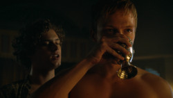 extant_GameOfThrones_3x04-KissedByFire_5309