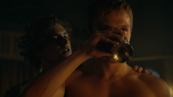 extant_GameOfThrones_3x04-KissedByFire_5310