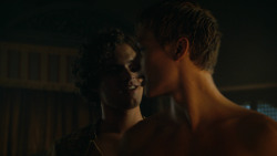 extant_GameOfThrones_3x04-KissedByFire_5316