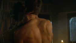 extant_GameOfThrones_3x04-KissedByFire_5319