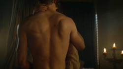 extant_GameOfThrones_3x04-KissedByFire_5320