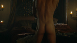 extant_GameOfThrones_3x04-KissedByFire_5323
