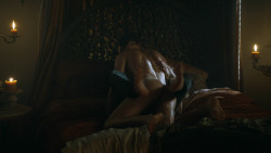 extant_GameOfThrones_3x04-KissedByFire_5327