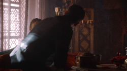 extant_GameOfThrones_3x04-KissedByFire_5343