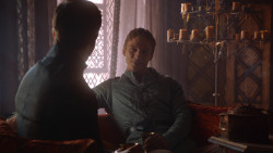 extant_GameOfThrones_3x04-KissedByFire_5349