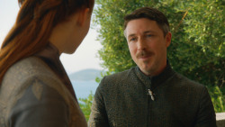 extant_GameOfThrones_3x04-KissedByFire_5394