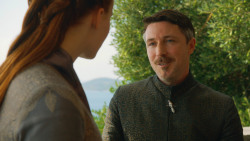 extant_GameOfThrones_3x04-KissedByFire_5410