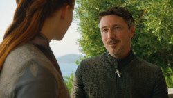 extant_GameOfThrones_3x04-KissedByFire_5411