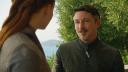 extant_GameOfThrones_3x04-KissedByFire_5413