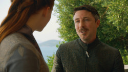 extant_GameOfThrones_3x04-KissedByFire_5417