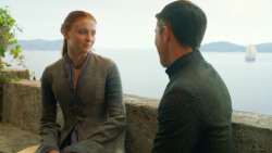 extant_GameOfThrones_3x04-KissedByFire_5420