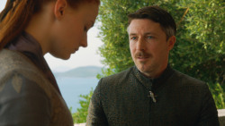 extant_GameOfThrones_3x04-KissedByFire_5442