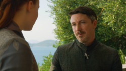 extant_GameOfThrones_3x04-KissedByFire_5461