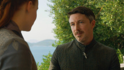 extant_GameOfThrones_3x04-KissedByFire_5463