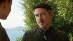 extant_GameOfThrones_3x04-KissedByFire_5495