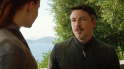 extant_GameOfThrones_3x04-KissedByFire_5508