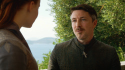 extant_GameOfThrones_3x04-KissedByFire_5509
