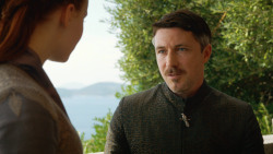extant_GameOfThrones_3x04-KissedByFire_5513
