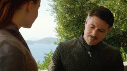 extant_GameOfThrones_3x04-KissedByFire_5518