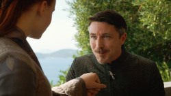 extant_GameOfThrones_3x04-KissedByFire_5528