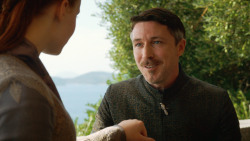 extant_GameOfThrones_3x04-KissedByFire_5529