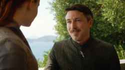 extant_GameOfThrones_3x04-KissedByFire_5530