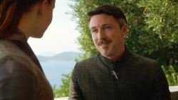 extant_GameOfThrones_3x04-KissedByFire_5532