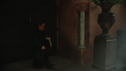 extant_GameOfThrones_3x04-KissedByFire_5548