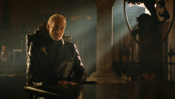 extant_GameOfThrones_3x04-KissedByFire_5615