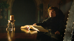 extant_GameOfThrones_3x04-KissedByFire_5630