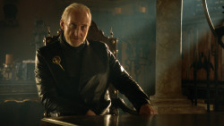 extant_GameOfThrones_3x04-KissedByFire_5636