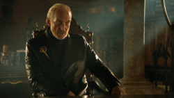 extant_GameOfThrones_3x04-KissedByFire_5709
