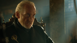 extant_GameOfThrones_3x04-KissedByFire_5712