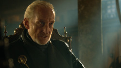 extant_GameOfThrones_3x04-KissedByFire_5713
