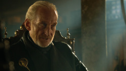 extant_GameOfThrones_3x04-KissedByFire_5715