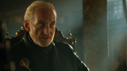 extant_GameOfThrones_3x04-KissedByFire_5721
