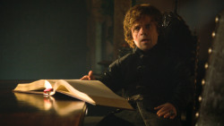 extant_GameOfThrones_3x04-KissedByFire_5749