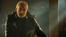 extant_GameOfThrones_3x04-KissedByFire_5799