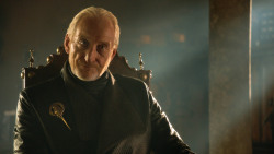extant_GameOfThrones_3x04-KissedByFire_5815