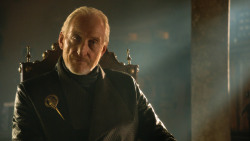 extant_GameOfThrones_3x04-KissedByFire_5816