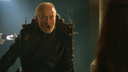 extant_GameOfThrones_3x04-KissedByFire_5885