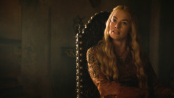 extant_GameOfThrones_3x04-KissedByFire_5891