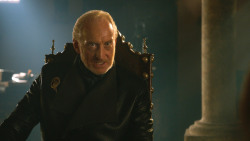 extant_GameOfThrones_3x04-KissedByFire_5894