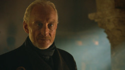 extant_GameOfThrones_3x04-KissedByFire_5924