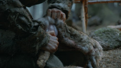 extant_GameOfThrones_3x05-TheClimb_0363