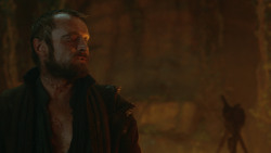 extant_GameOfThrones_3x05-TheClimb_1458