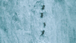 extant_GameOfThrones_3x05-TheClimb_2224