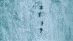 extant_GameOfThrones_3x05-TheClimb_2230