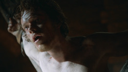 extant_GameOfThrones_3x05-TheClimb_2281